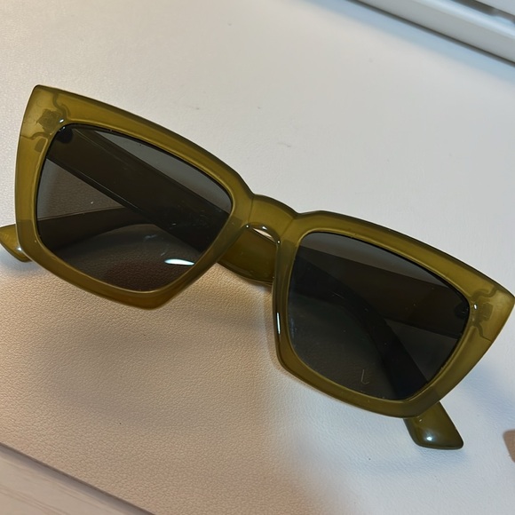 ASOS Green and pink sunglasses two for one slight cat eye shape summer - Picture 2 of 5